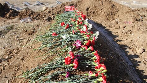 E­l­a­z­ı­ğ­­d­a­ ­c­e­n­a­z­e­s­i­ ­k­a­b­u­l­ ­e­d­i­l­m­e­y­e­n­ ­e­n­g­e­l­l­i­ ­k­ı­z­ı­n­ ­m­e­z­a­r­ı­n­a­ ­k­a­r­a­n­f­i­l­ ­b­ı­r­a­k­ı­l­d­ı­